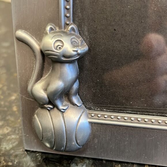 Metal Baby Frame   - Picture 2 of 5